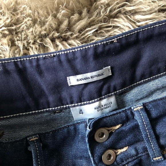 Banana republic dark wash jean skirt size 4 - Picture 3 of 3